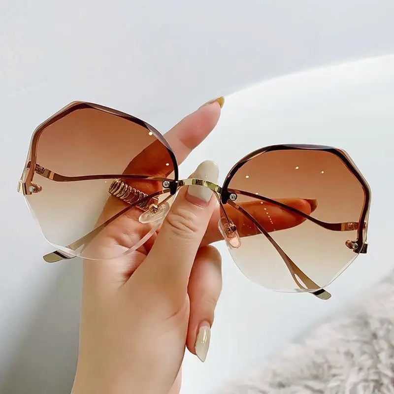 Women Metal Vintage Stylish Oversized Square Sun Glasses