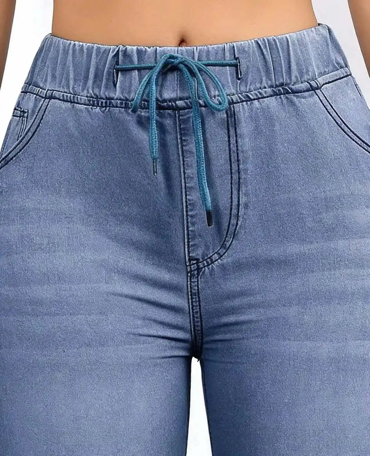 Women’s straight-leg jeans with elastic waistband