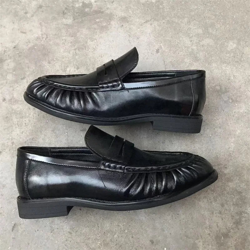 Round-toed loafers for women with pleated low heels Retro Brown Ladies Shoes