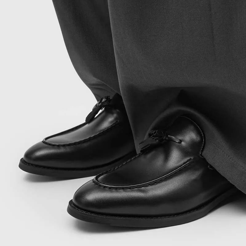 Men's leather shoes. One foot casual loafers Business dress shoes