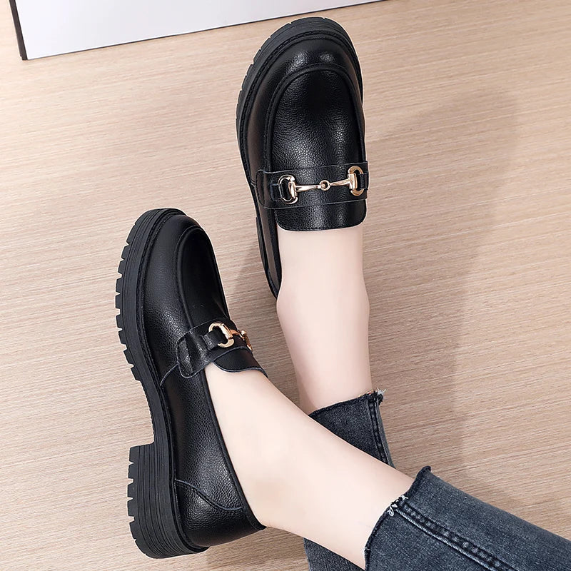 Casual Leather Flat comfortable Mom Shoe