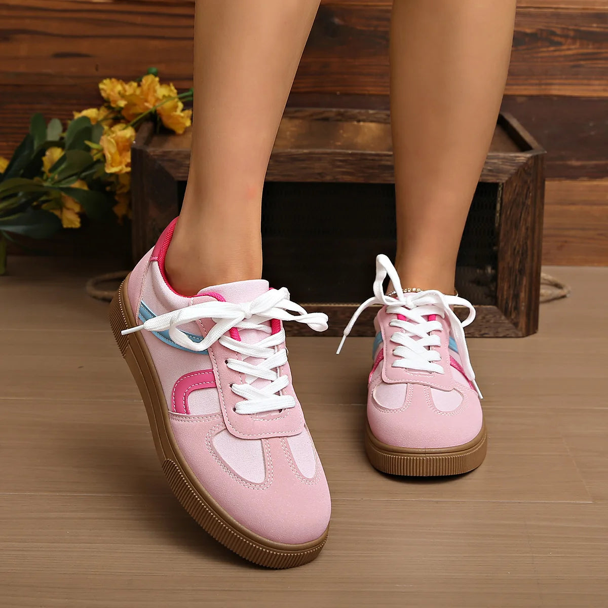 Women's Flat Bottom Sports Shoe