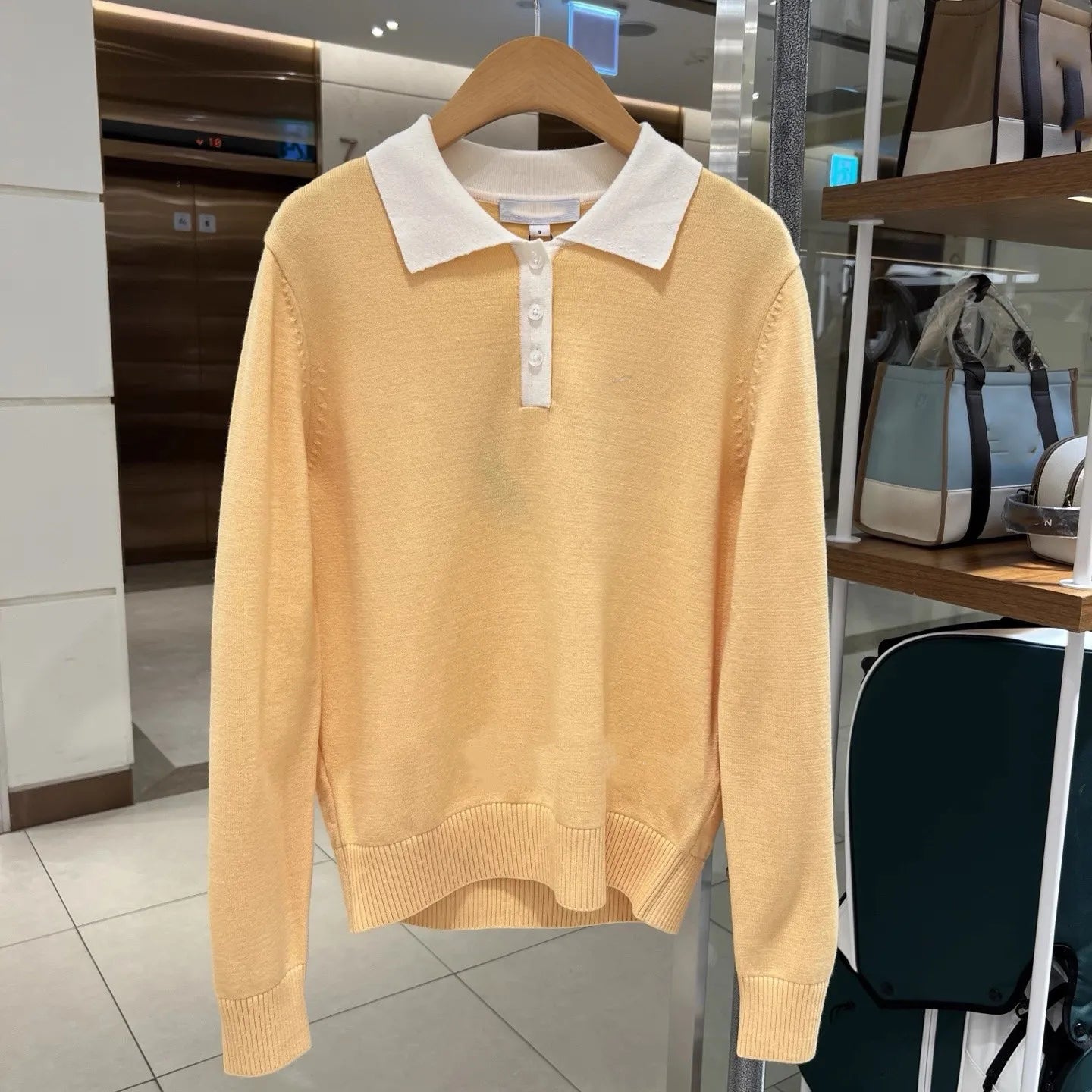 Women's Golf Knitwear: Versatile, Comfortable, and Warm