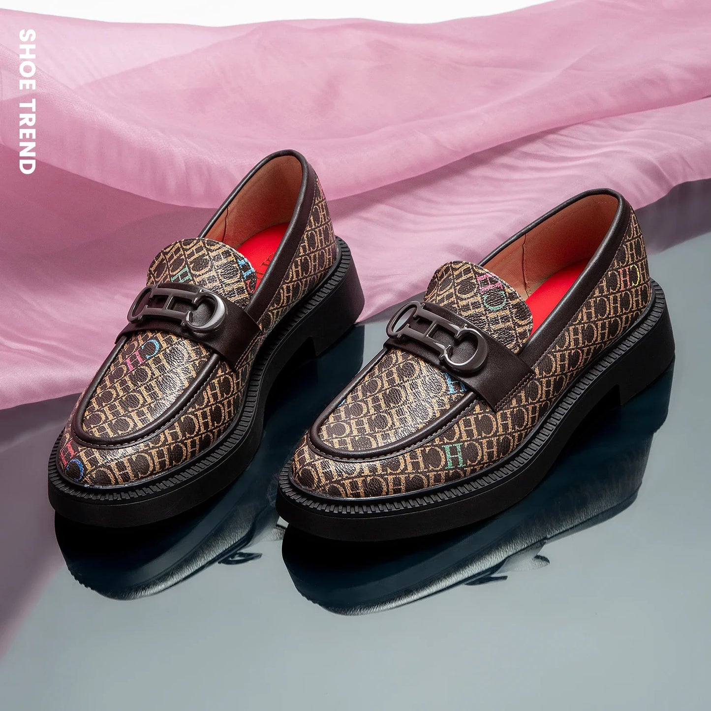 Men's and women's casual leather shoes