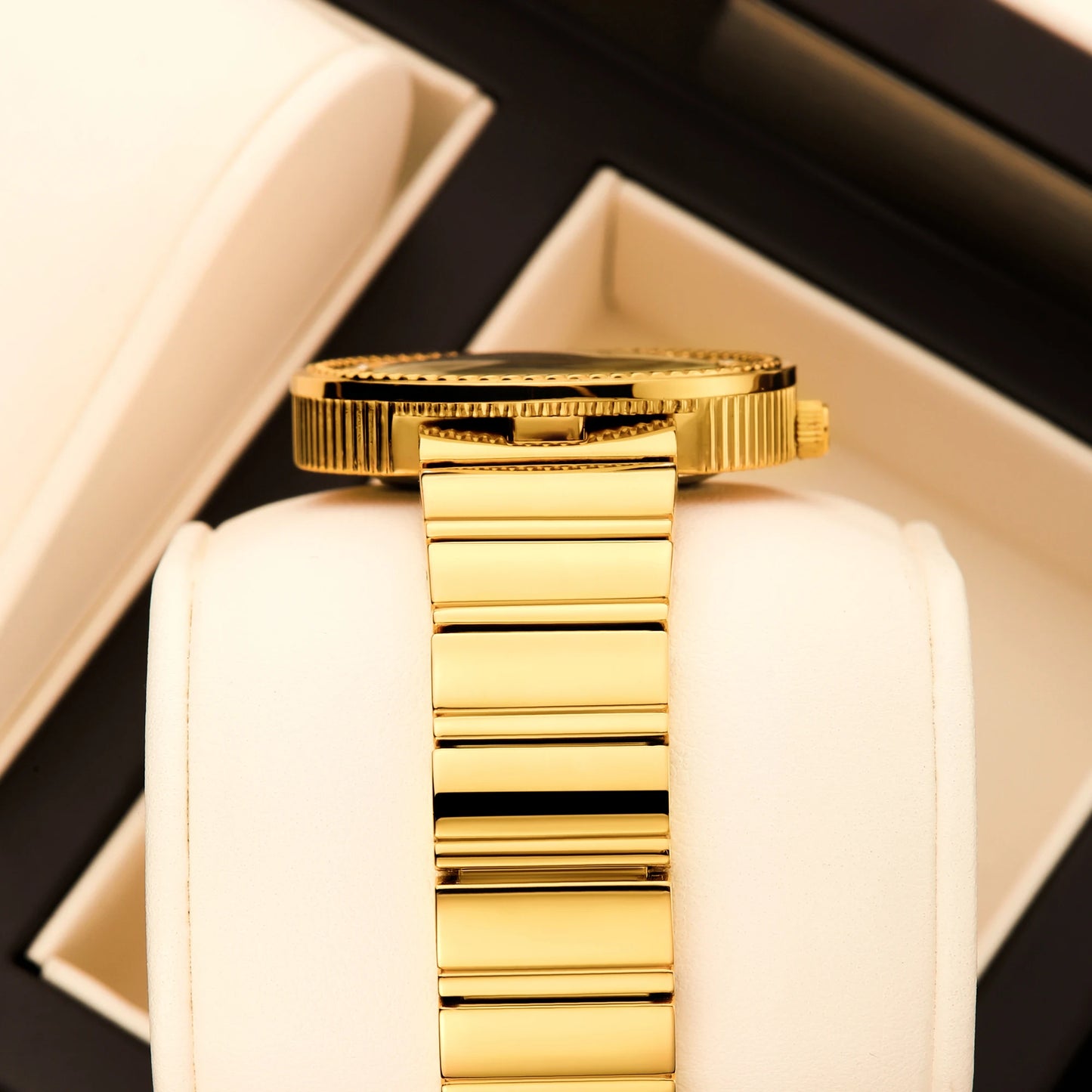 Luxury Diamond-Set Bracelet Watches Quartz Water-Resistant