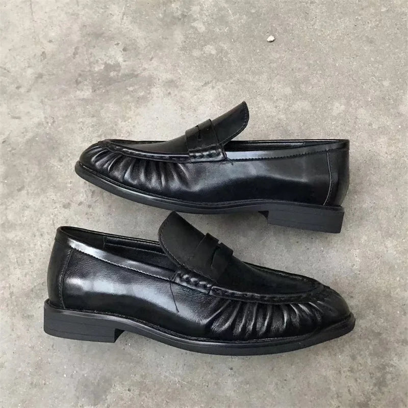 Round-toed loafers for women with pleated low heels Retro Brown Ladies Shoes