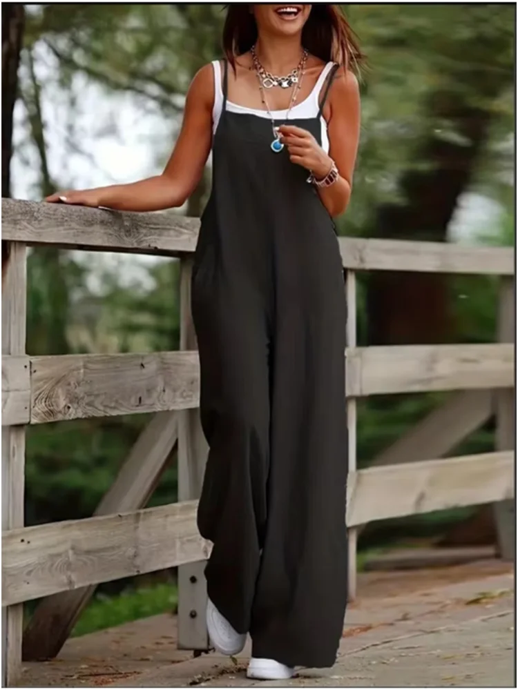 Women's Sleeveless Jumpsuit with Suspender