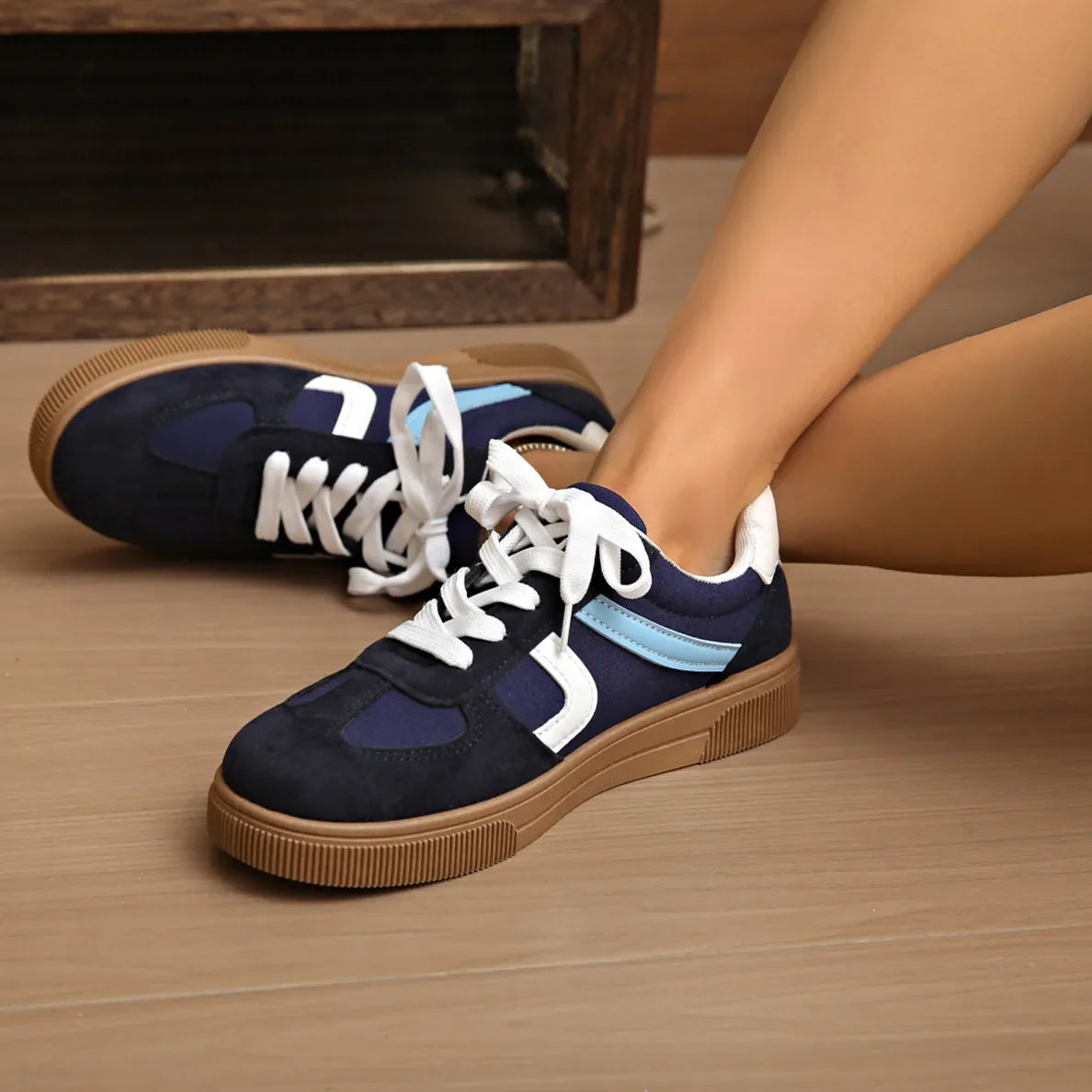 Women's Flat Bottom Sports Shoe
