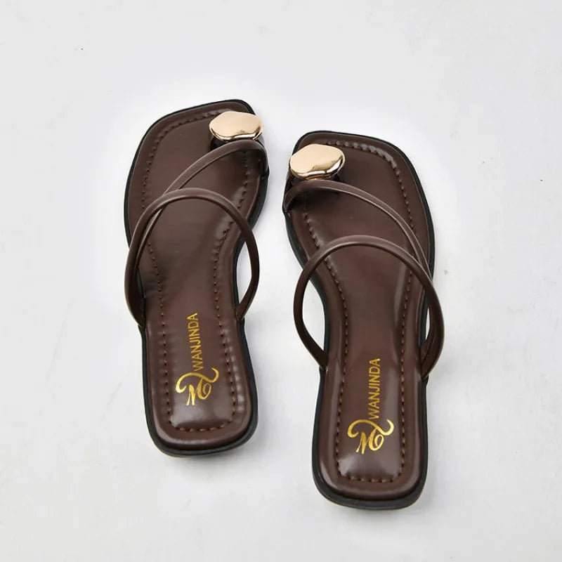 Women'S Summer Low-Heeled Sandals with a Clip Toe Design