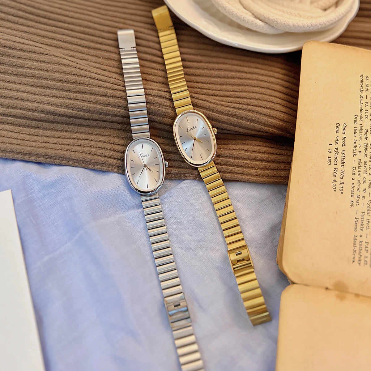Fashionable Women's Watch With Gold Bracele