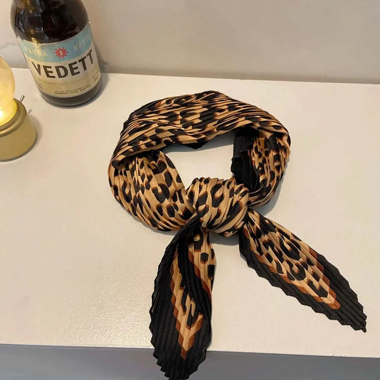 Ladies'  Fashionable and Versatile scarfs with Pleats and Ins