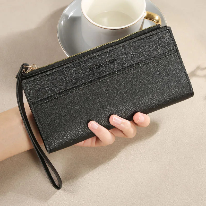 Fashionable women's wallet with contrasting colors