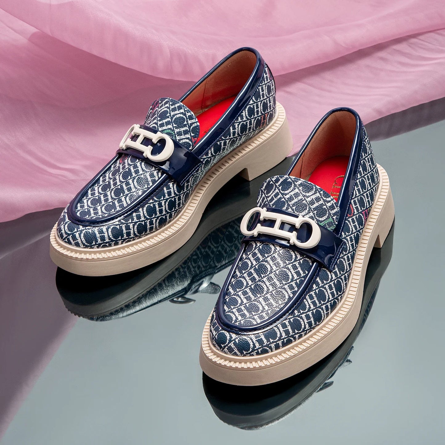 Men's and women's casual leather shoes