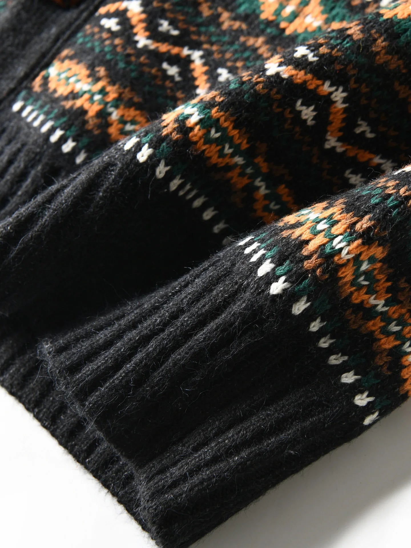 Retro Style Lambswool Blend Jacquard Knit V-Neck Cardigan
