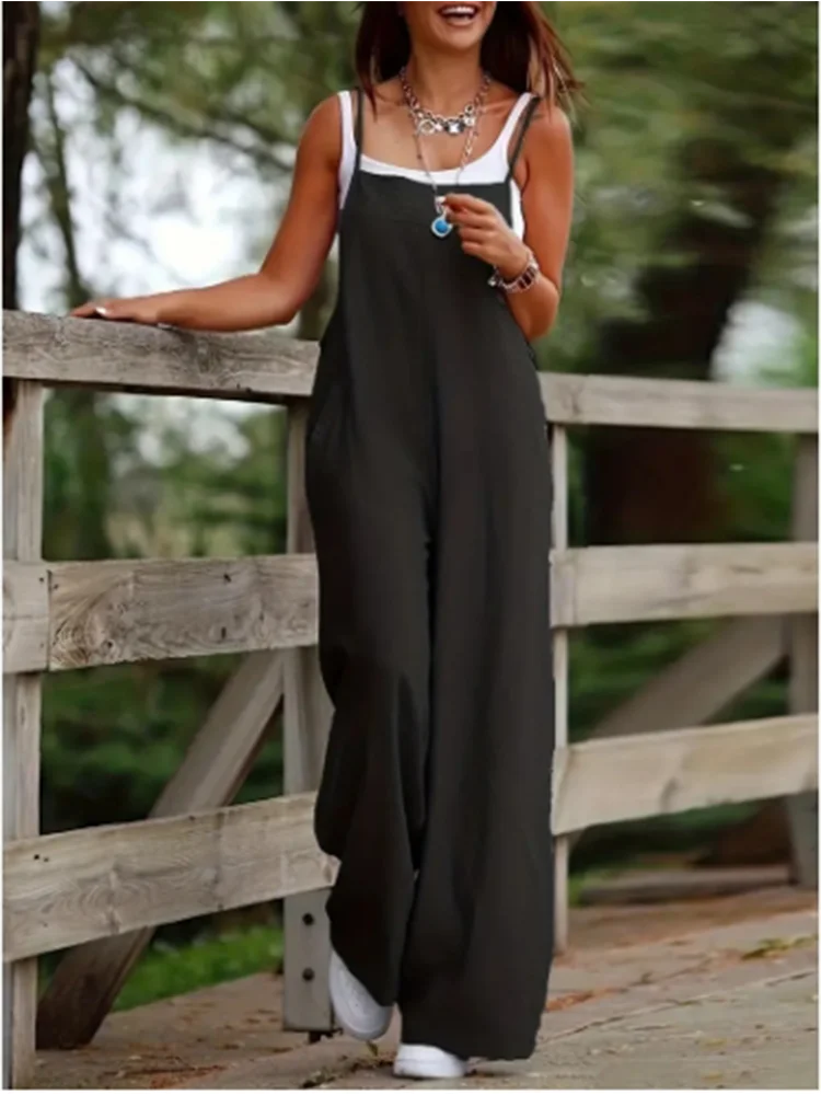 Women's Sleeveless Jumpsuit with Suspender