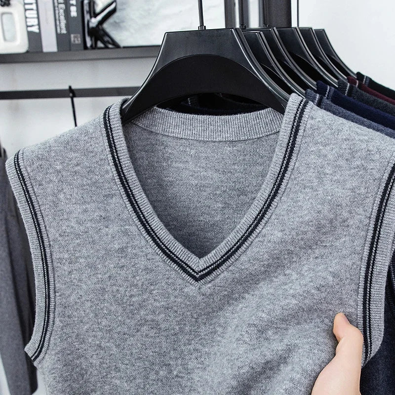 Men's  Casual Sweater Vest  Fashionable Knitwear