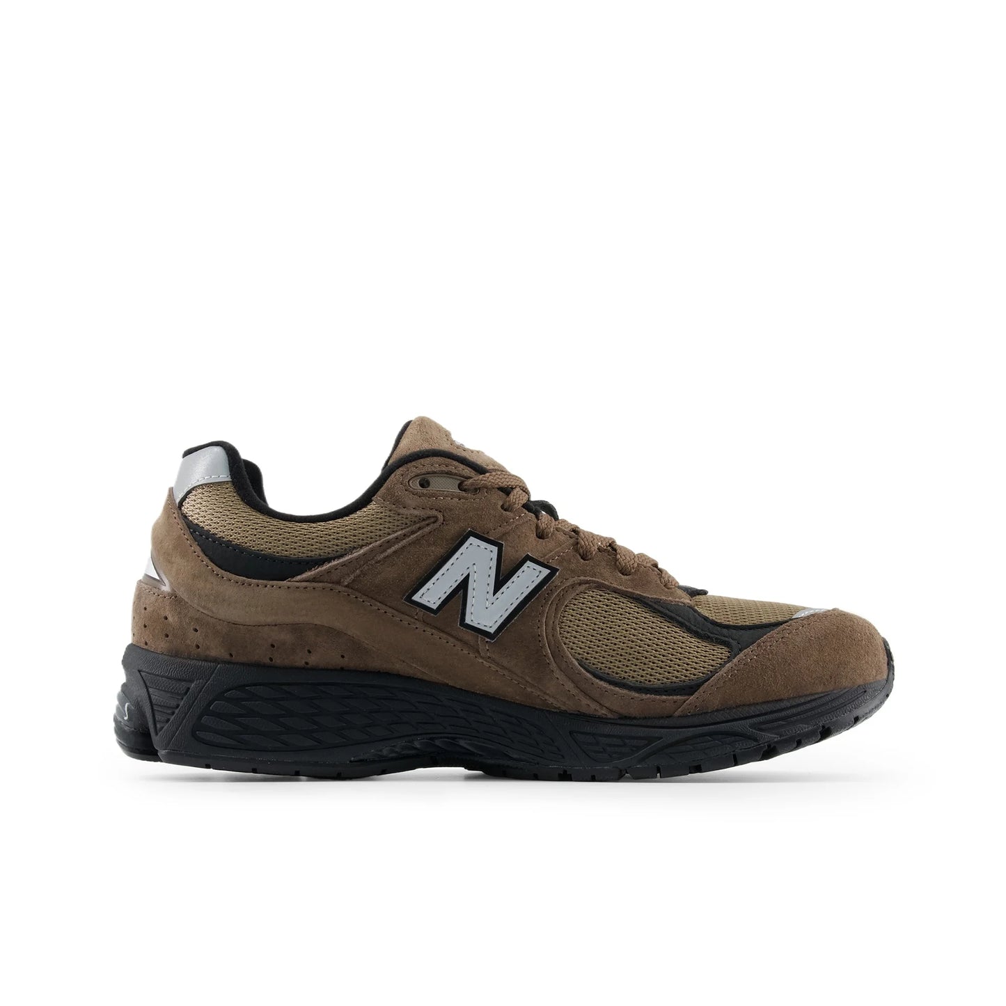 New Balance NB 2002R – versatile, stylish, low-cut casual shoes for men.