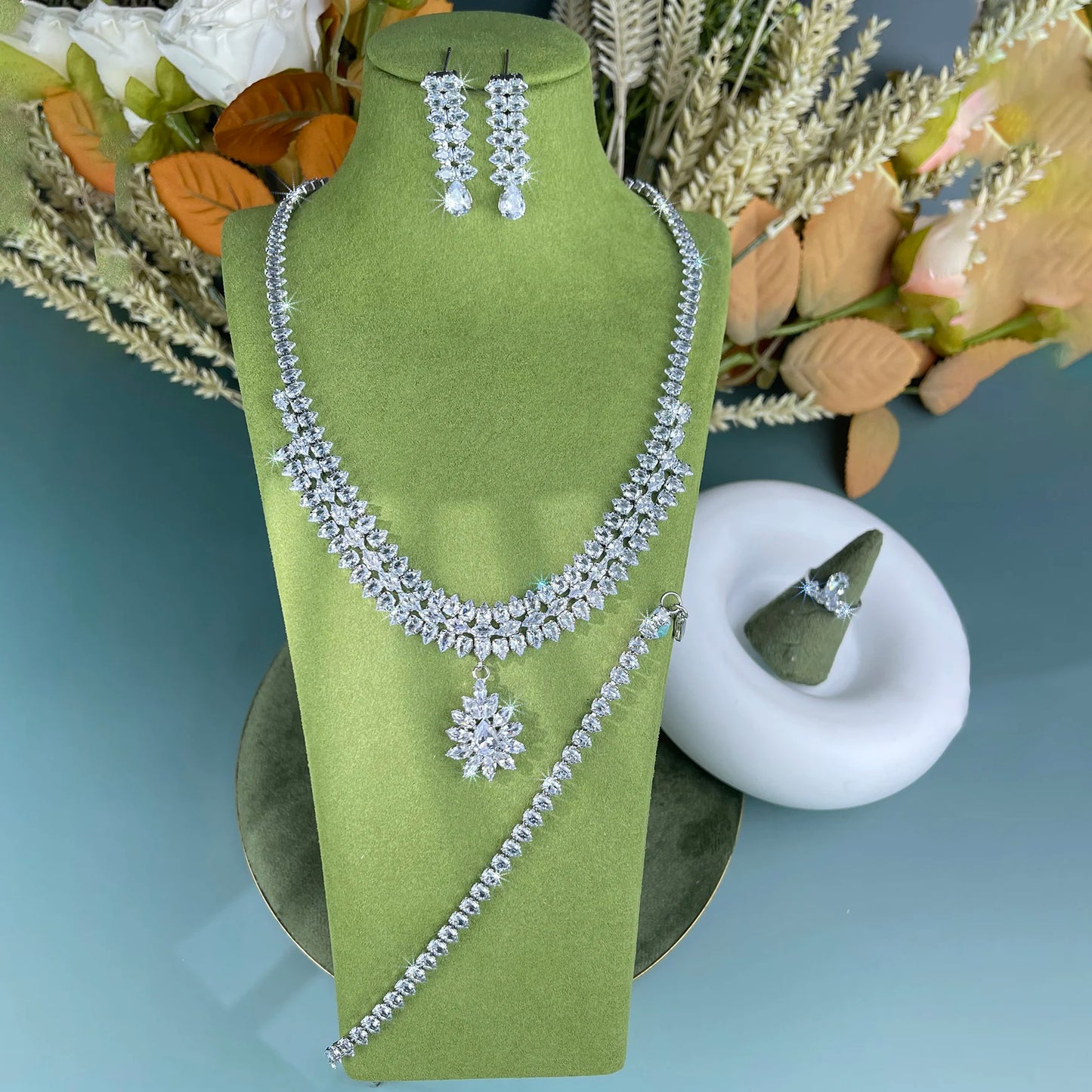 5pcs/set Gorgeous copper base inlay sparkling zircon women's jewelry set