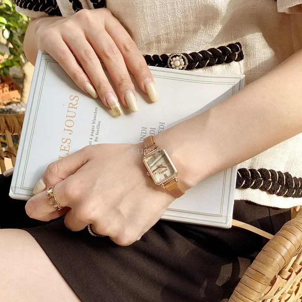 Women Watches Fashion Square Ladies Quartz Watch