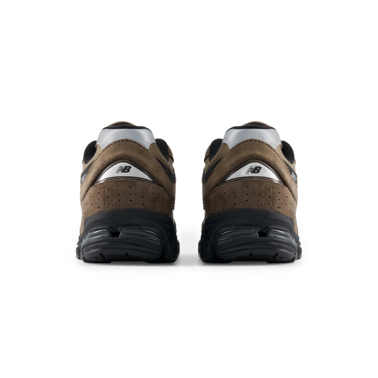 New Balance NB 2002R – versatile, stylish, low-cut casual shoes for men.
