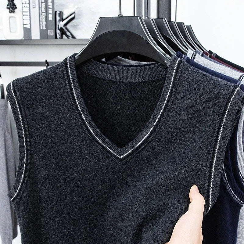 Men's  Casual Sweater Vest  Fashionable Knitwear