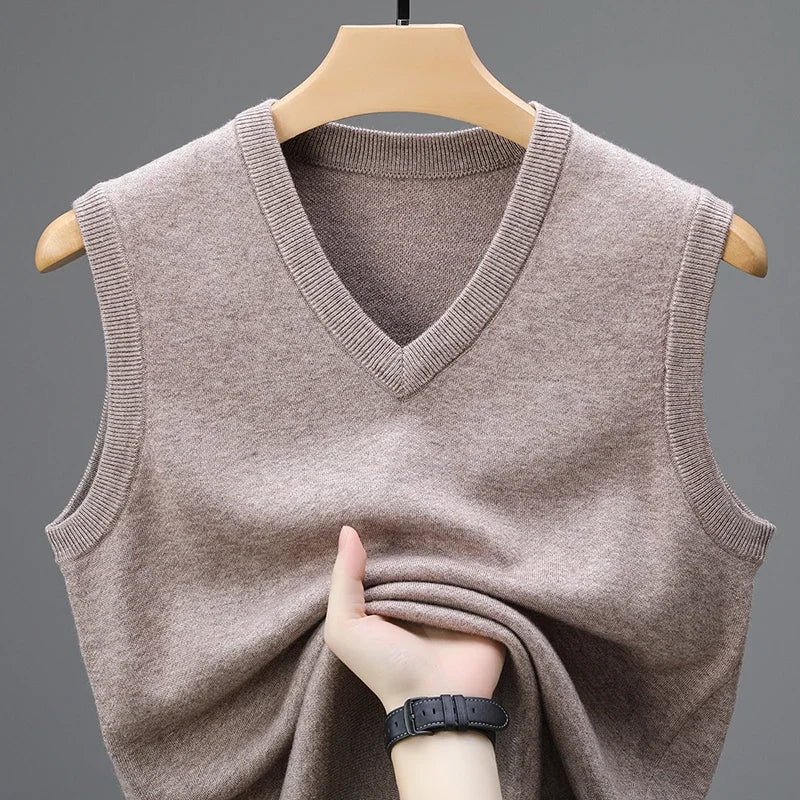 Men's  Casual Sweater Vest  Comfortable  Outerwear - Fashionable Knitwear for Men
