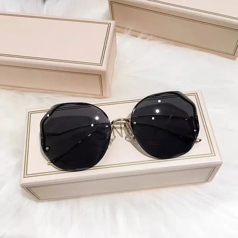 Women Metal Vintage Stylish  Oversized Square Sun Glasses