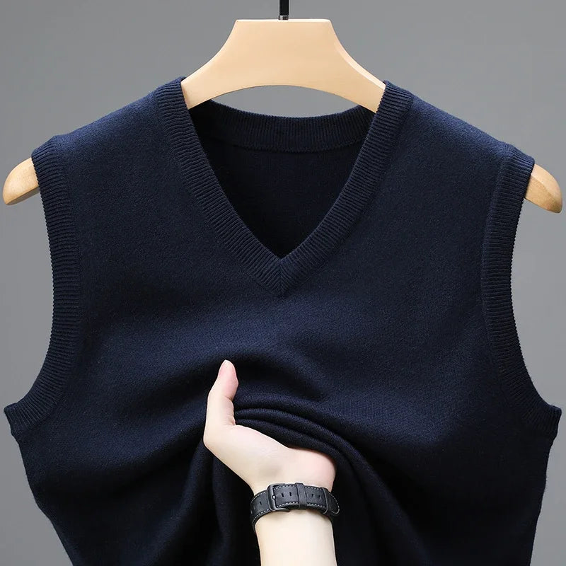 Men's  Casual Sweater Vest  Comfortable  Outerwear - Fashionable Knitwear for Men