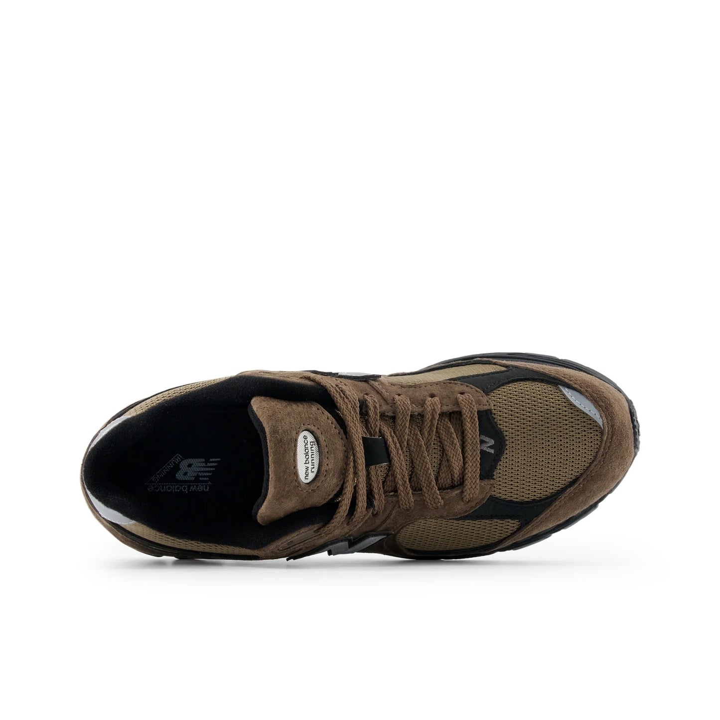 New Balance NB 2002R – versatile, stylish, low-cut casual shoes for men.