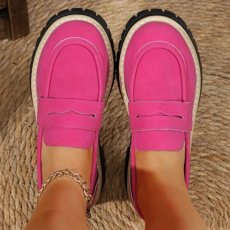 Fashionable lady's loafersleather low-top thick heel one-piece casual shoes.