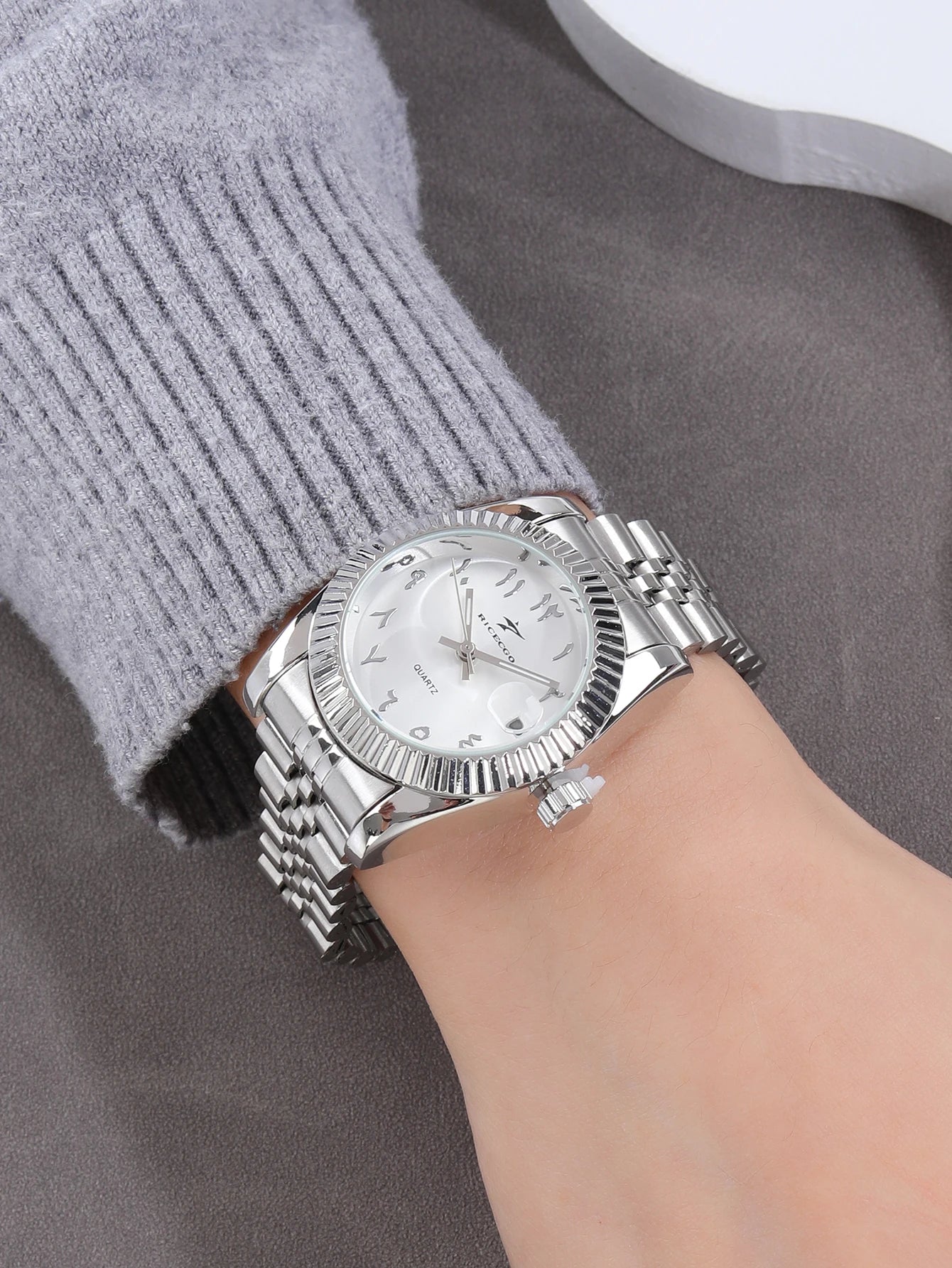 Women's Fashion Round Wristwatches Luxury