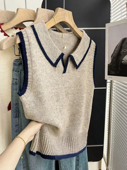 Women's knitted vest with a polo collar design