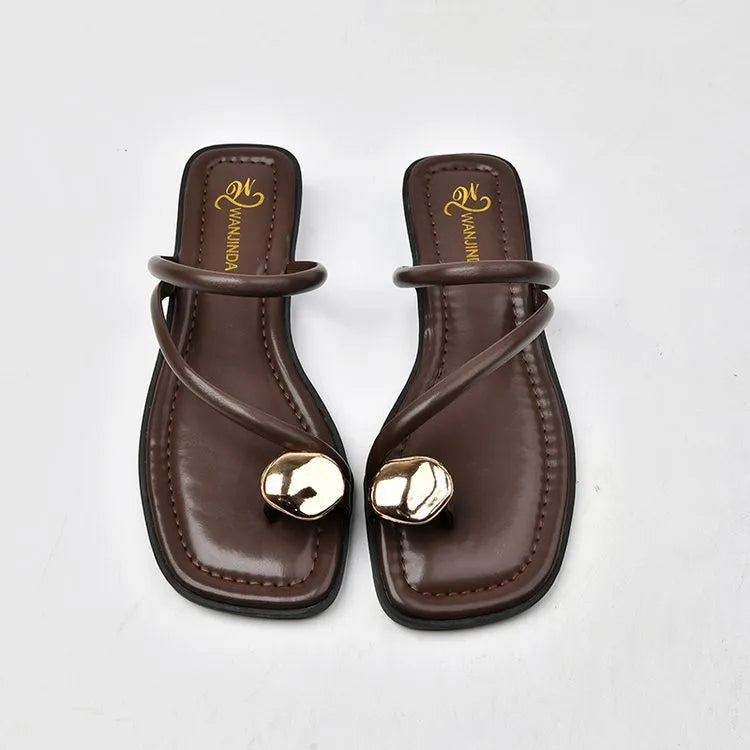 Women'S Summer Low-Heeled Sandals with a Clip Toe Design