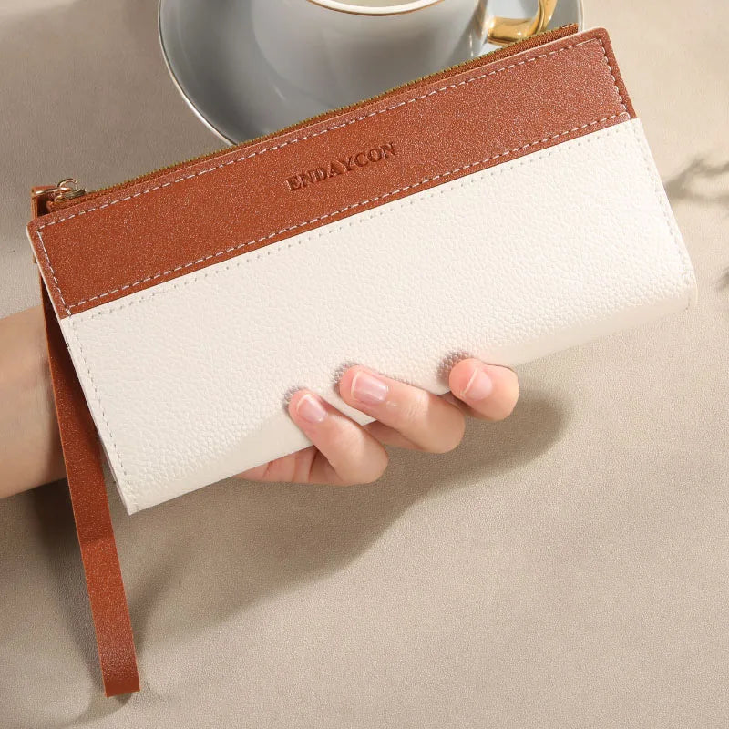 Fashionable women's wallet with contrasting colors