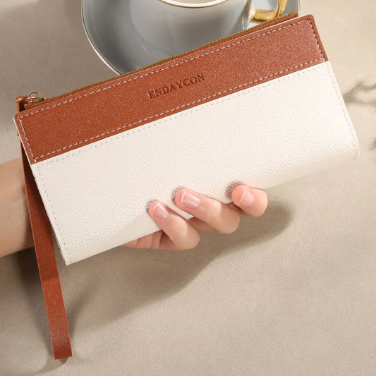 Fashionable women's wallet with contrasting colors