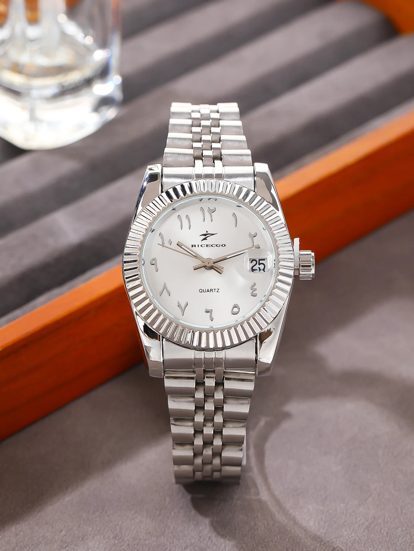 Women's Fashion Round Wristwatches Luxury