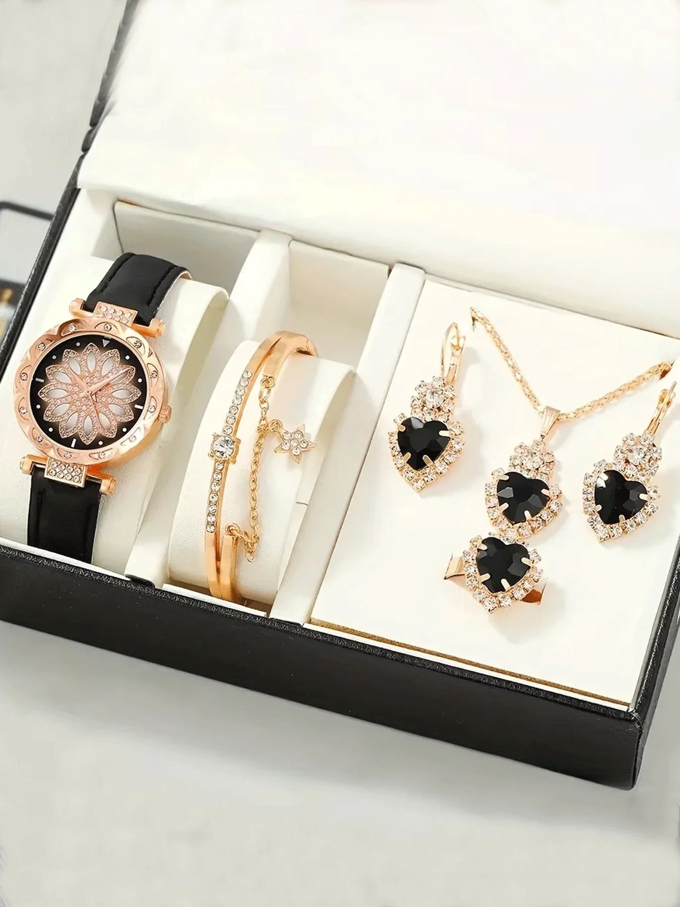 Fashion  Women's Watch Versatile, Small and High end Quartz Watch Set