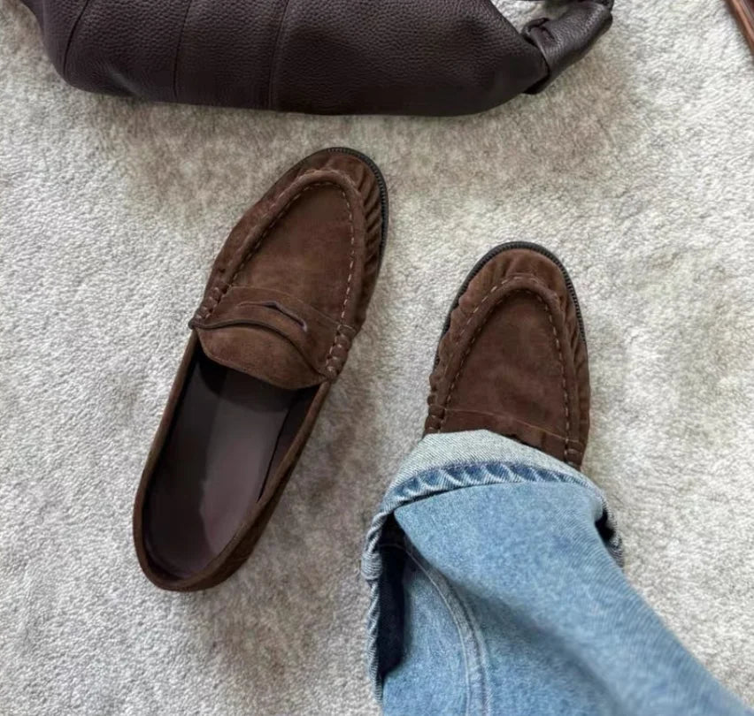 Round-toed loafers for women with pleated low heels Retro Brown Ladies Shoes