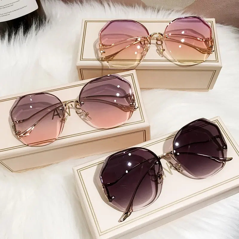 Women Metal Vintage Stylish  Oversized Square Sun Glasses