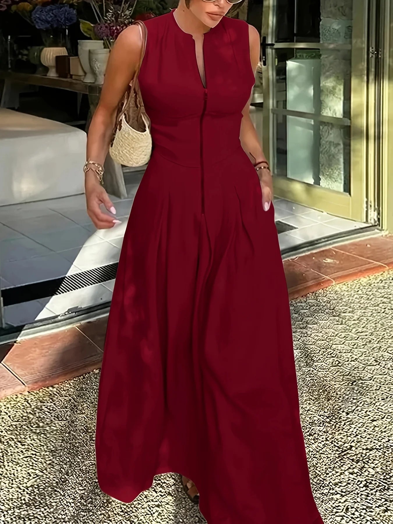 women's sleeveless jumpsuit V-neck zipper design