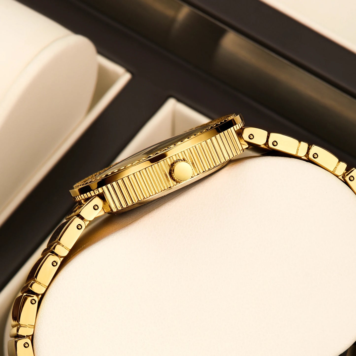 Luxury Diamond-Set Bracelet Watches Quartz Water-Resistant