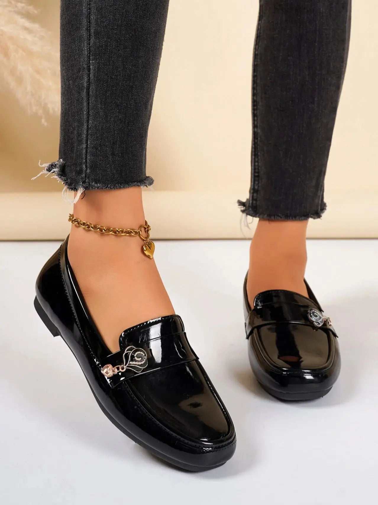 Women's fashionable loafers, slip-on shallow flats