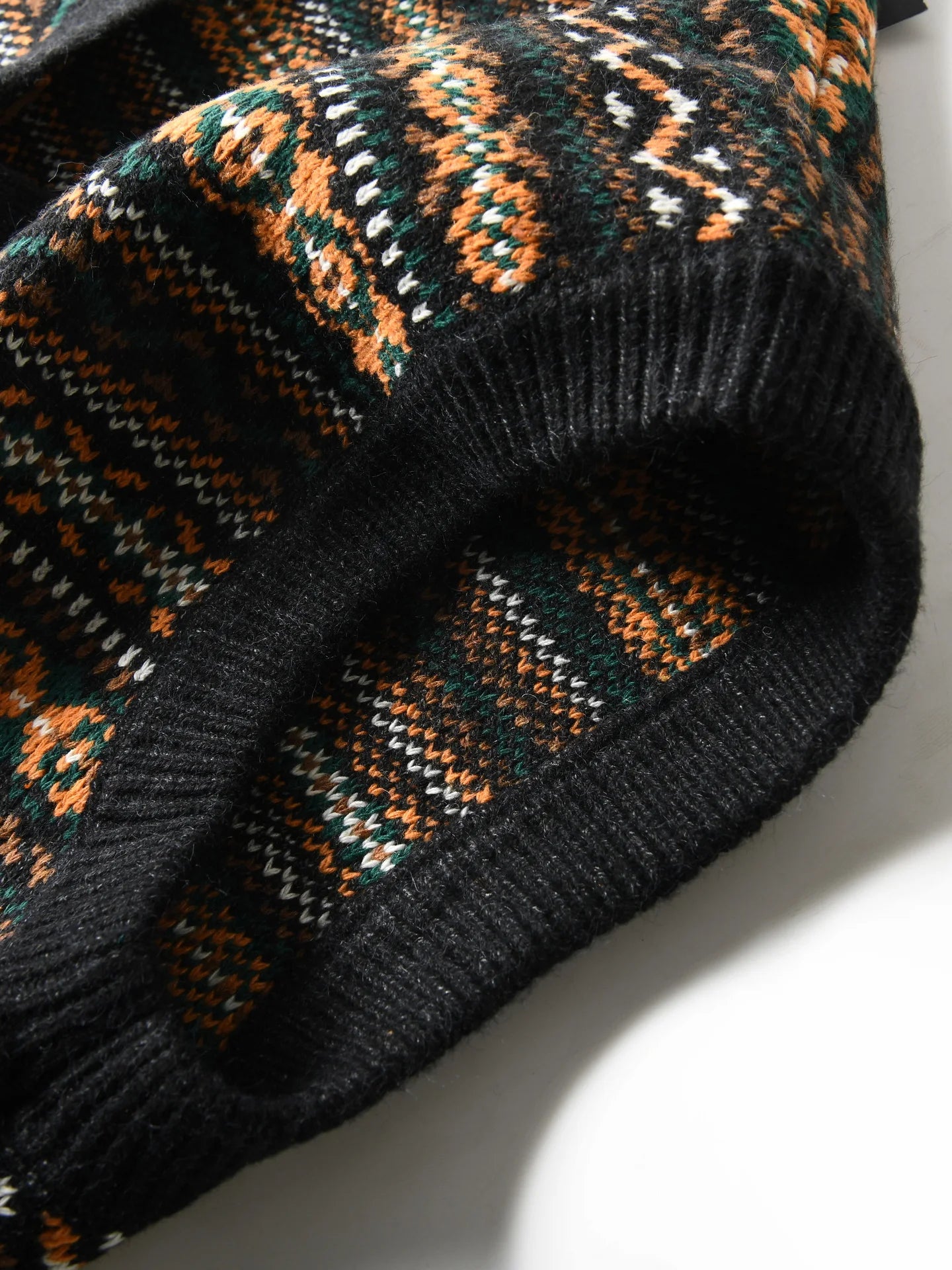 Retro Style Lambswool Blend Jacquard Knit V-Neck Cardigan