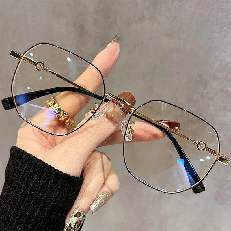 Fashionable Trendy Glasses For Women With Polygonal Glasses