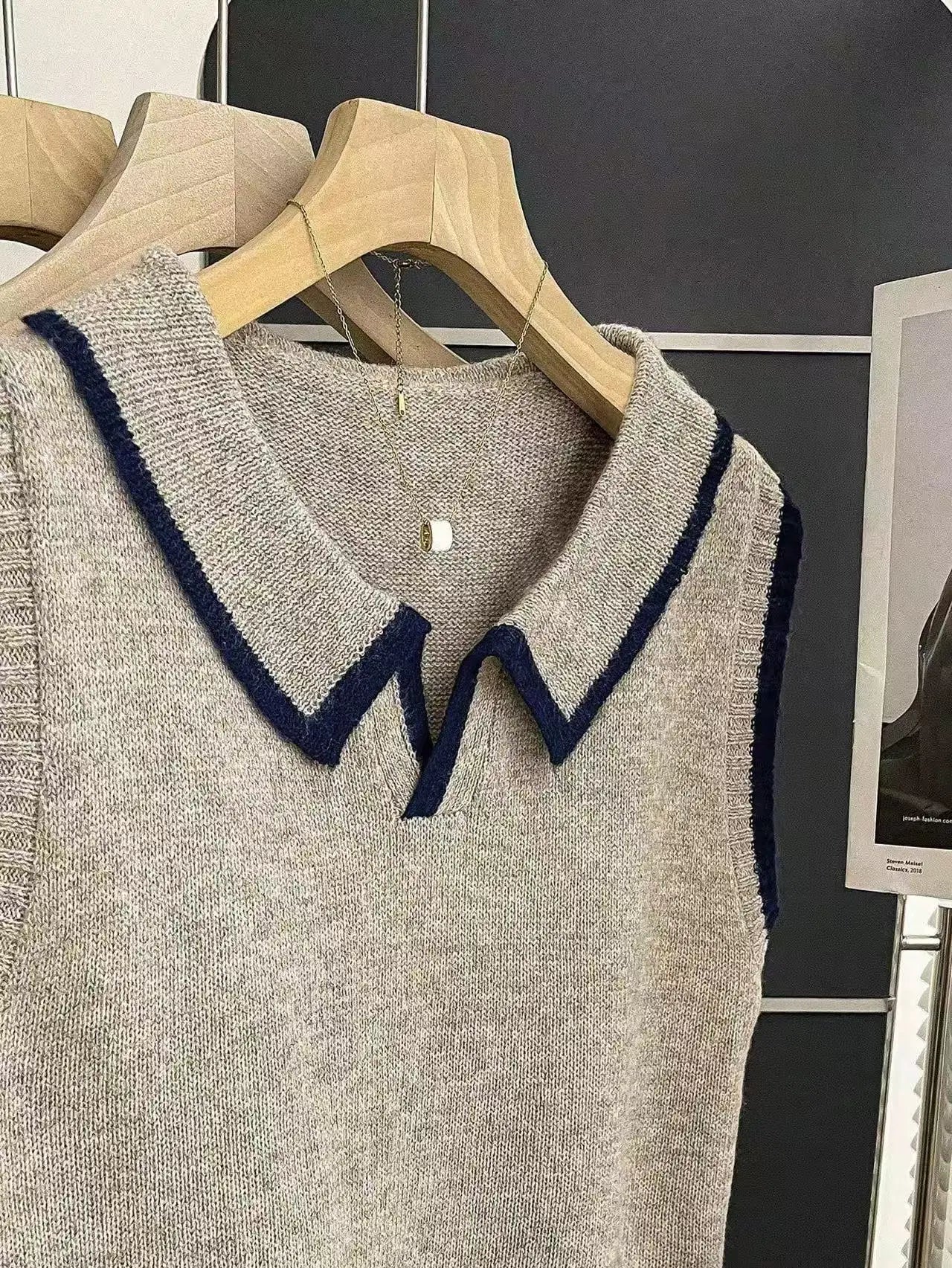 Women's knitted vest with a polo collar design