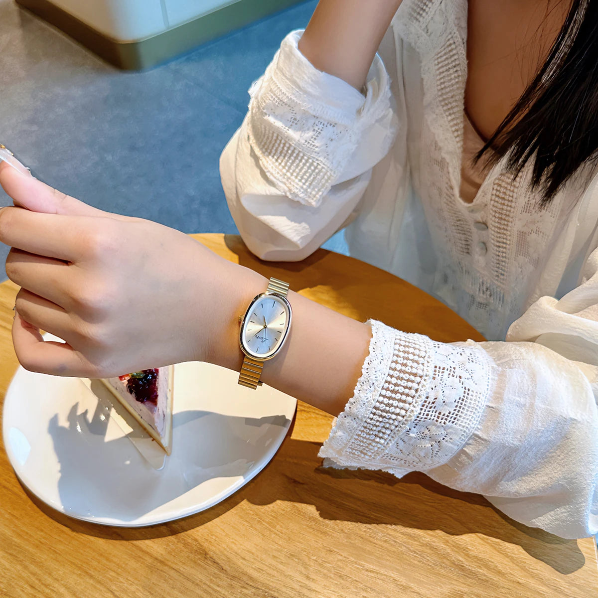 Fashionable Women's Watch With Gold Bracele
