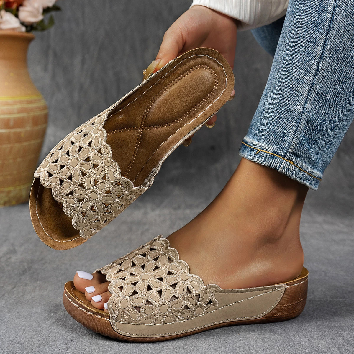 Women Slippers Platform Slip on Fashion Woman Shoes