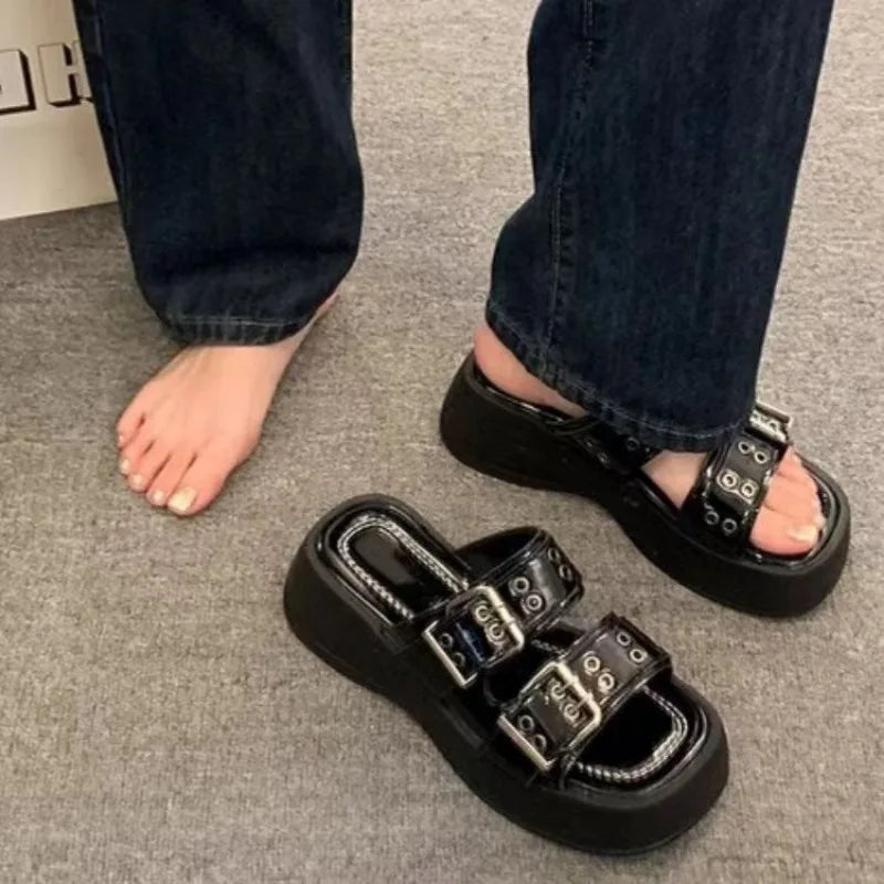 New comfortable and breathable women's casual sandals