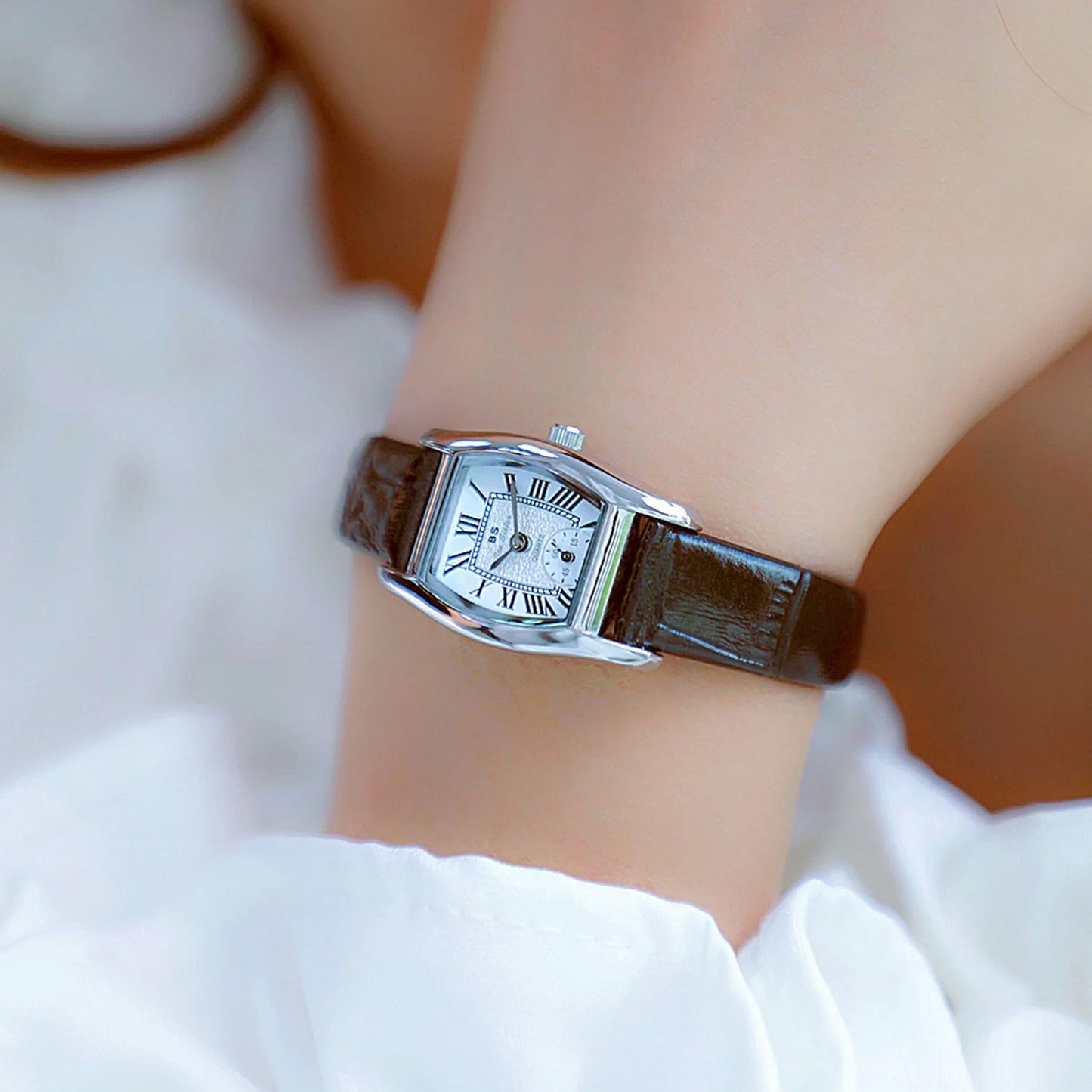 Watches For Women Elegant Vintage Rectangle Ladies Watch With Brown Small Leather