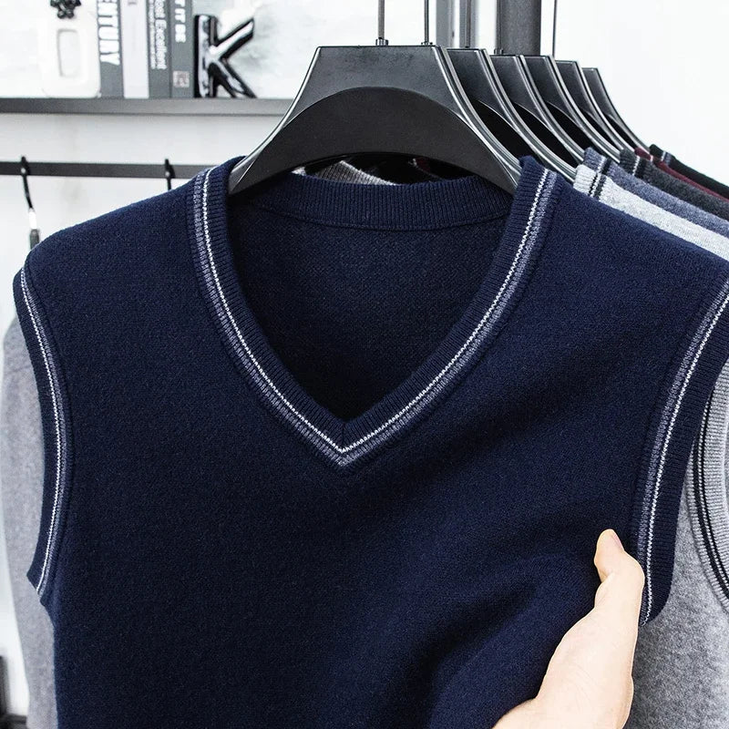 Men's  Casual Sweater Vest  Fashionable Knitwear